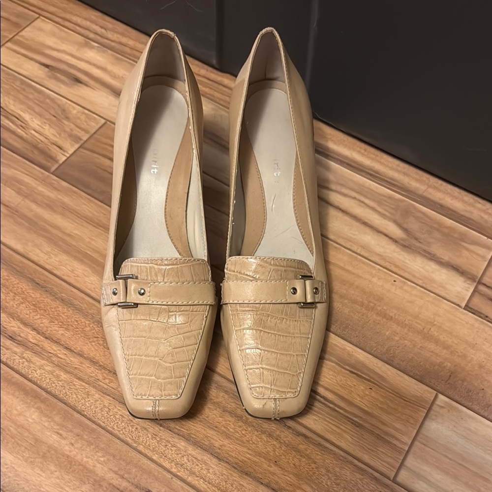 Elegant Beige Crocodile-Embossed Women's Heels